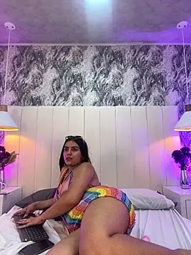 Chat +18 de Lyaa_606 ao vivo