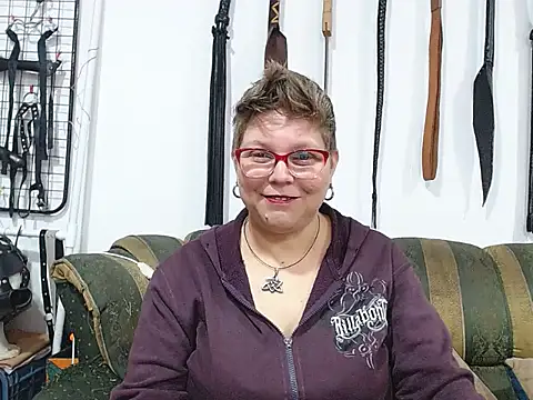 Živý XXX chat Leah_R