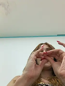 Irresistible24 élő XXX-chatje