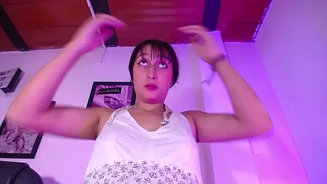 Fenixx_19 লাইভ XXX চ্যাট