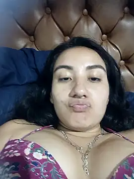 Chat +18 de Hellen_Alex ao vivo