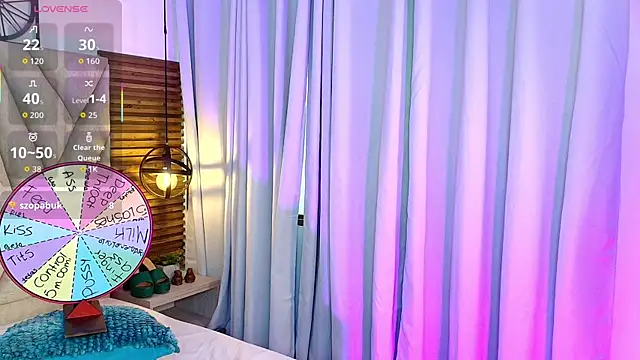 Chat +18 de KimberlyFox_t ao vivo