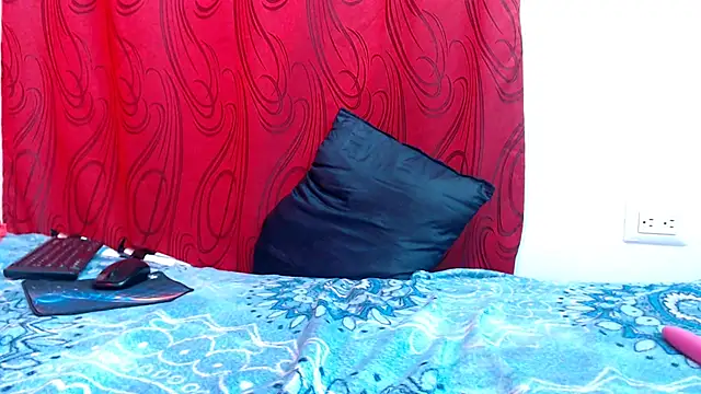 Chat +18 de zoecute5817 ao vivo