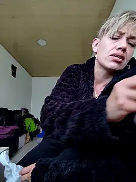 Онлайн чат XXX MARILYNMADELENAKOVANOVA