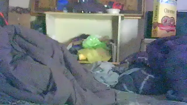 GUAPAN3S3_FIR3: διαδικτυακό σόου στην κάμερα