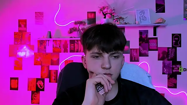 Chatroom XXX en direct de travis_wolf_