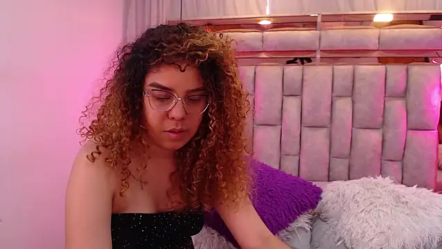 Chat XXX ao vivo de AllisonAdams_