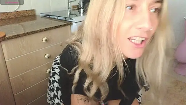 Živý XXX chat Lunamix