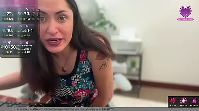 YourQueen18のウェブカメラショー