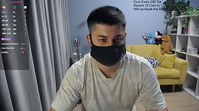 Tomguys 现场XXX聊天