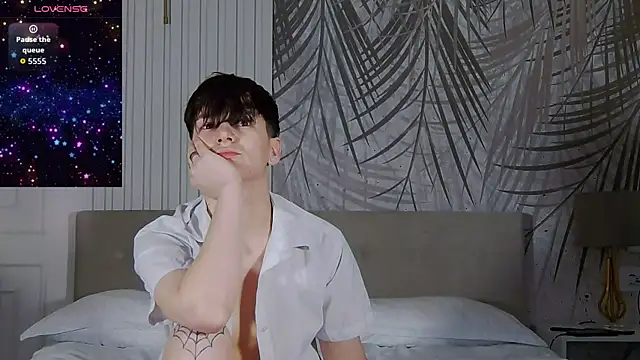 ravenryx Adlı Modelin Canlı XXX Sohbeti