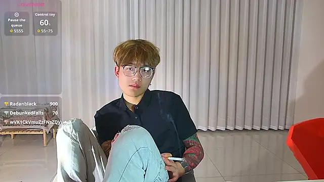 KK-cuteboy 在線直播表演