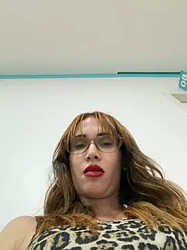 Irresistible24 Live XXX-Chat