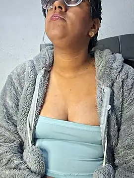 ZaidaWet's Live XXX Chat