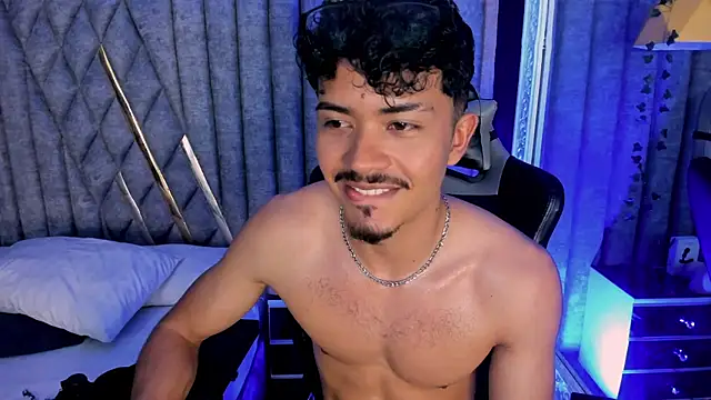 NicolaiKarav webkamerás műsora