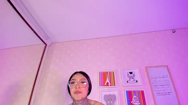 Chat +18 de Ashley_Blum_ ao vivo