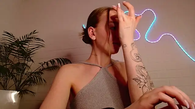 WhitePrincessLuna's Live XXX Chat