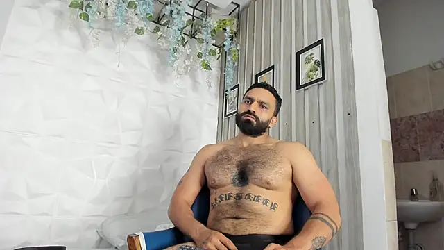 LeonidasKaiser: онлайн-секс-чат