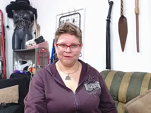 دردشة Leah_R الجنسية المباشرة