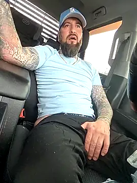 Czat XXX na żywo – Beardedtattood