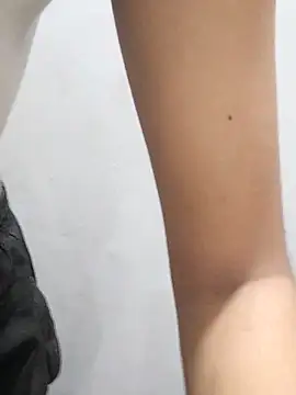 Your_Ayesha56's Webcam Show