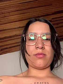 Val12777 live XXX chat