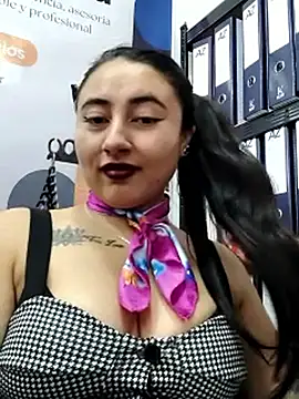 _Sarah-Office1's Live XXX Chat