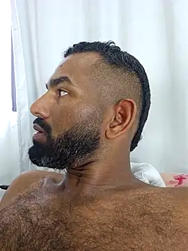 hole_davidd Show in webcam