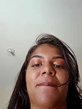 Chat +18 de Indiazinhax ao vivo