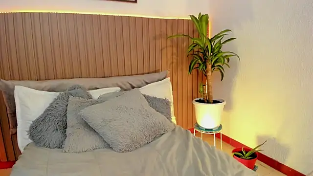 IndieMillerのライブXXXチャット