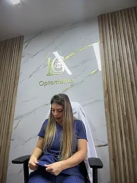 alicee16 Show in webcam