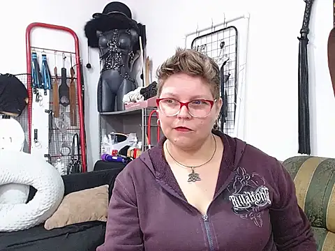 Leah_R – Naživo XXX chat