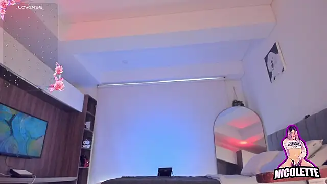 nicolette_tay's Webcam Show
