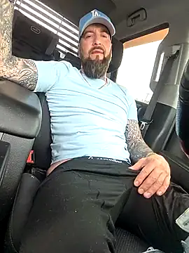 Beardedtattood Adlı Modelin Canlı XXX Sohbeti