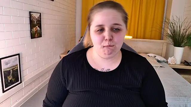 SladaDell Chat XXX in diretta