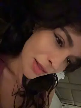 Zeravina Adlı Modelin Canlı XXX Sohbeti