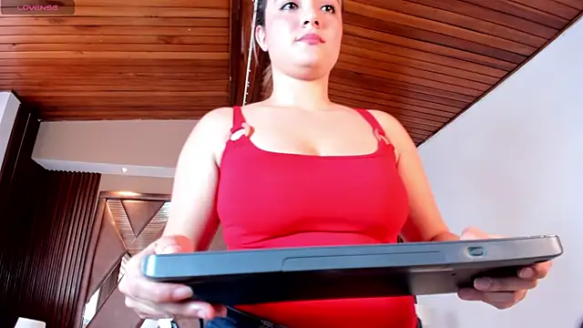 IsabellaaJoness' Live XXX Chat