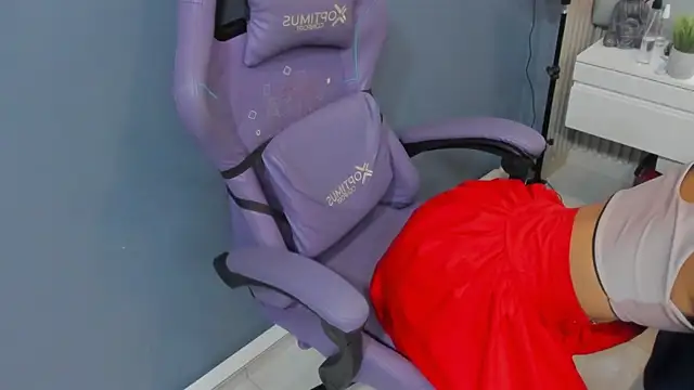 luly_dreams' Live XXX Chat