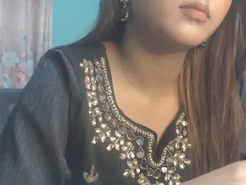 NancyRuvi Adlı Modelin Canlı XXX Sohbeti