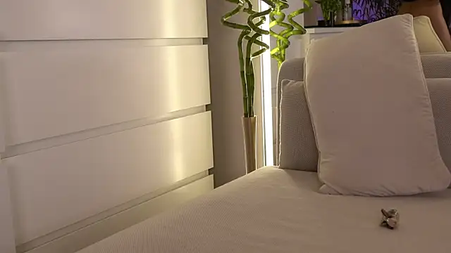 Онлайн чат XXX Tinydoll_XO