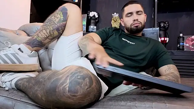 matteosantos' Live XXX Chat