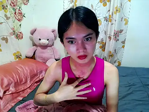 devine_goddess élő XXX-chatje