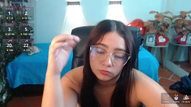 XXX chat uživo modela tinisweet