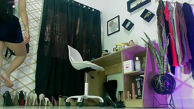 myla_sarah Adlı Modelin Canlı XXX Sohbeti