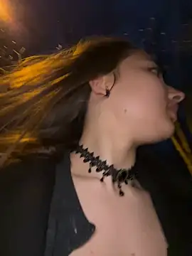 ICrazyOneIRLのライブXXXチャット