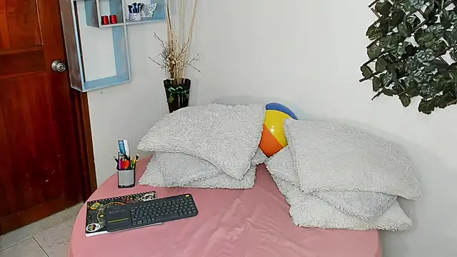 DestinyHills Chat XXX in diretta