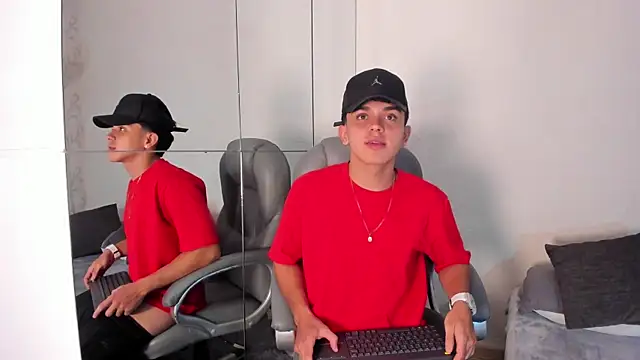 XXX chat uživo modela _TaylorBlack