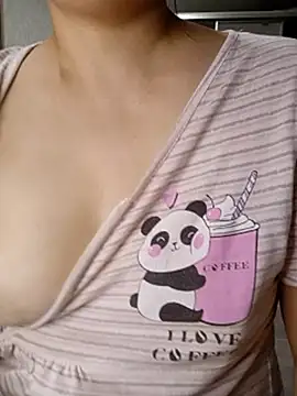 Emi_hot1 Live XXX-Chat