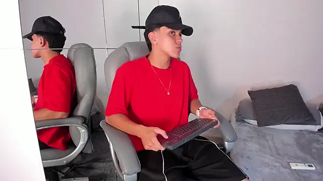 _TaylorBlack 即時 XXX 聊天