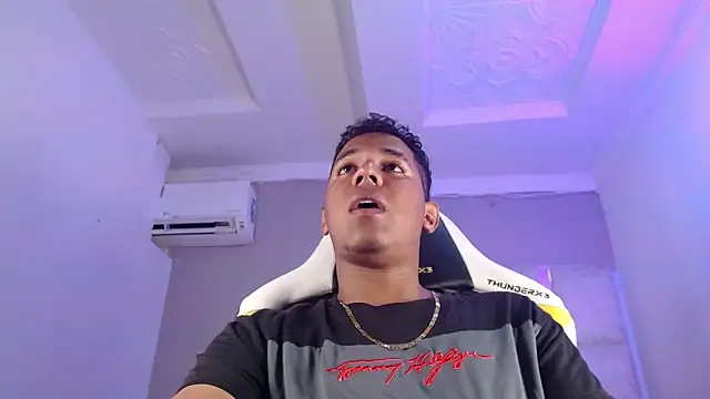 Leo_444_ webcam show